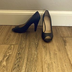 Nine & Co Black peep toe heels